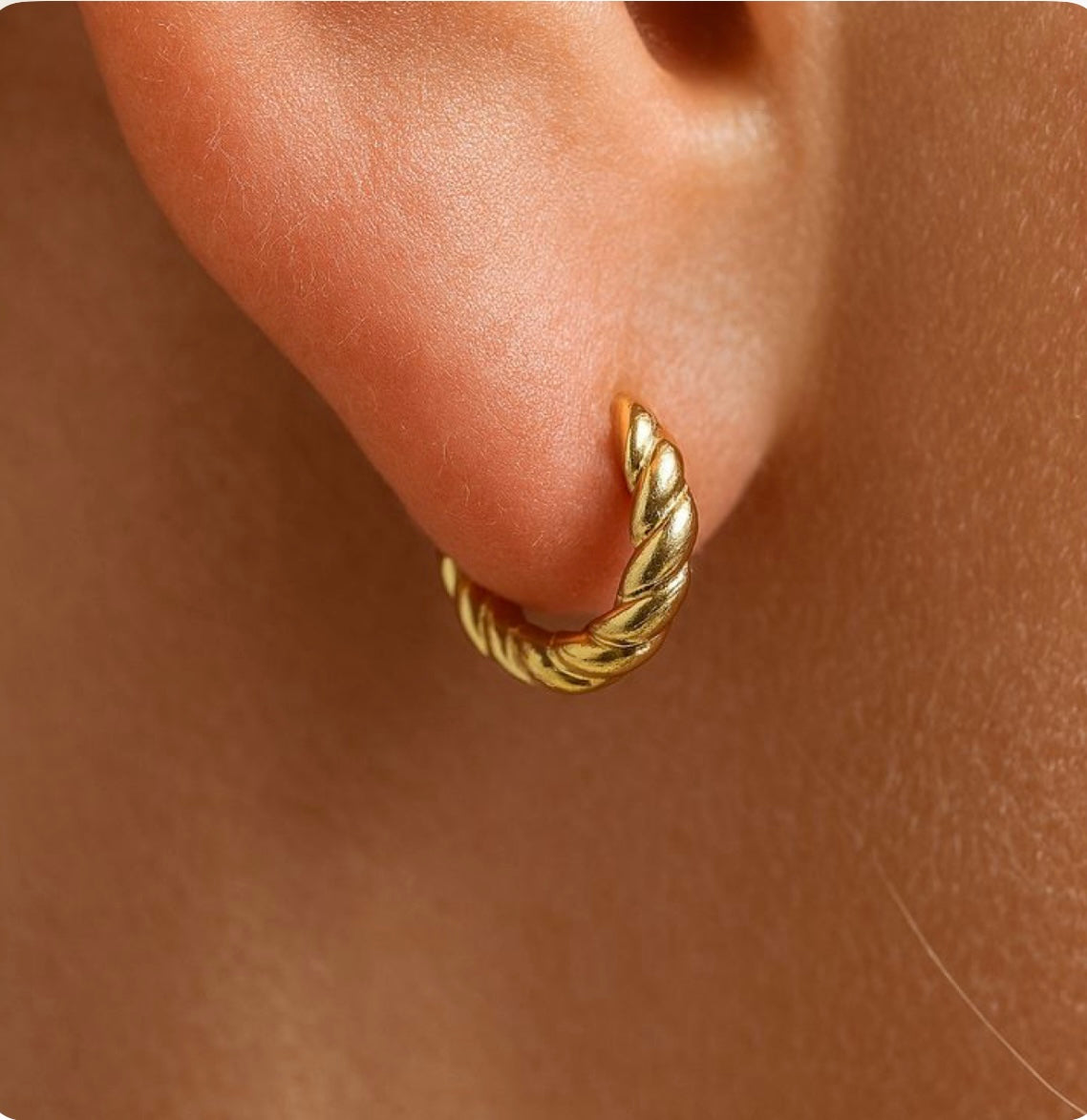 Riri twisted mini hoops